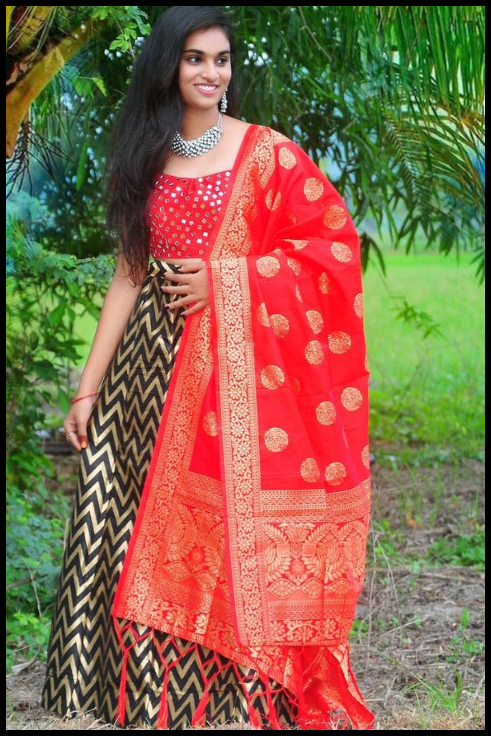 Top-10-hyderabad-fashion-influencers-on-clothing Business